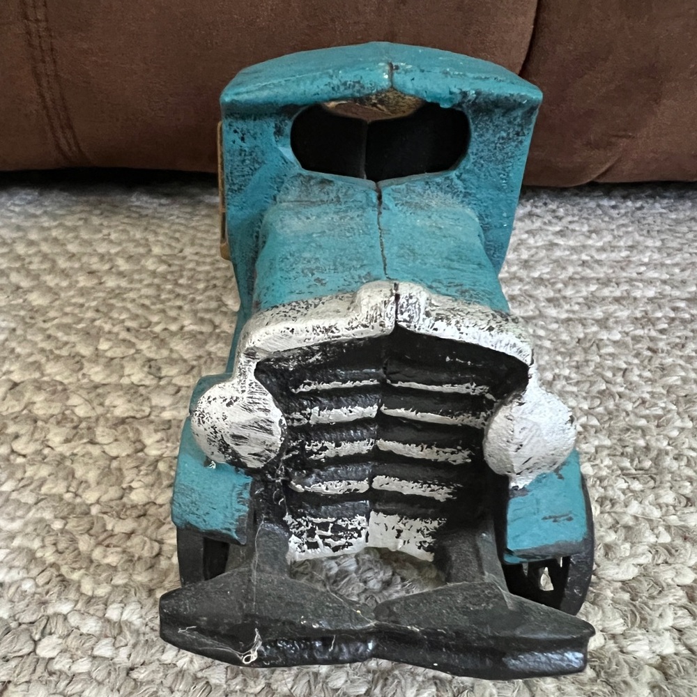 Vintage Taniaw Cast Iron Open Bed Truck, 8 1/2" Long Large Spoke Wheels, 2.9lbs - Picture 2 of 12